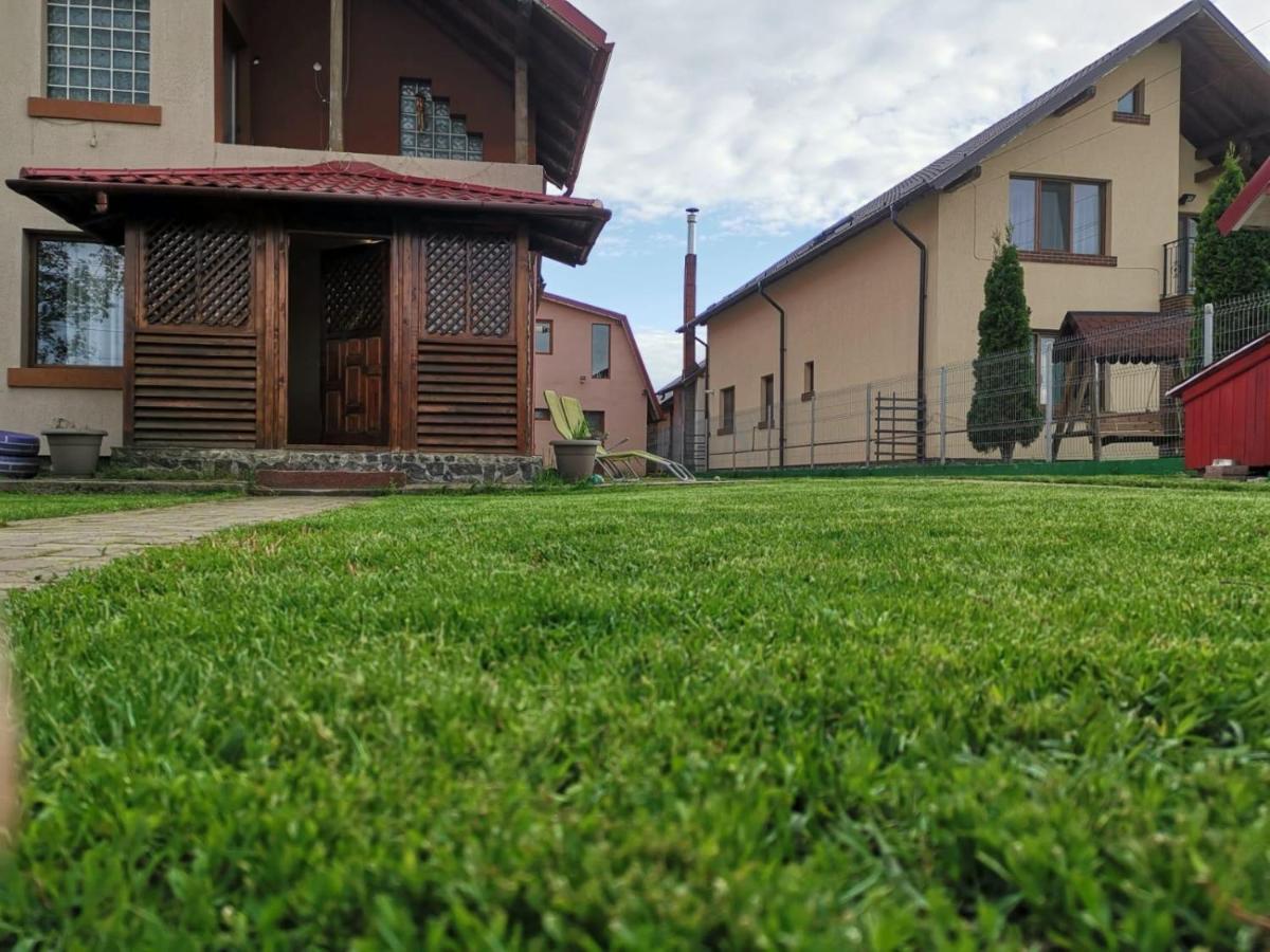 Vila De Vacanta Curtea de Argeş Exteriör bild