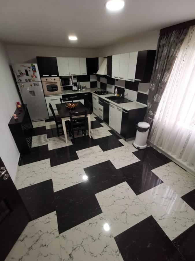 Vila De Vacanta Curtea de Argeş Exteriör bild