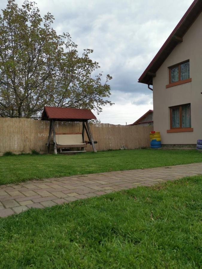 Vila De Vacanta Curtea de Argeş Exteriör bild