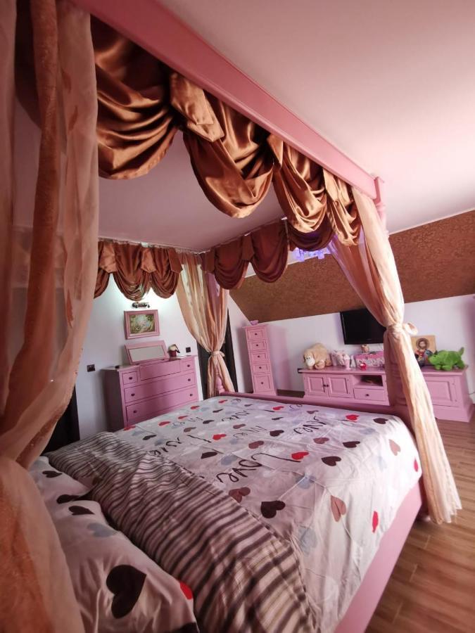 Vila De Vacanta Curtea de Argeş Exteriör bild